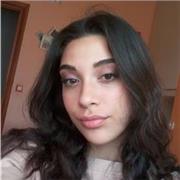 Studentessa dell'università aiuta con i compiti e lezioni di italiano per bimbi e ragazzi di scuola elementare, media e superiore